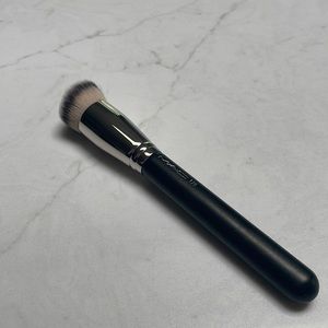 Max 170 Round Slanted Brush